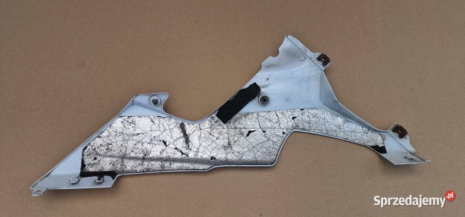 YAMAHA YZF R1 RN09 PŁUG BOK OWIEWKA OSŁONA LEWA Bieleń sprzedam