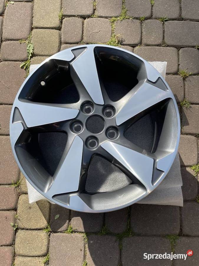Obręcz aluminiowa 17 wzór 5ramienny Silver Średnica 17" Samochodowe