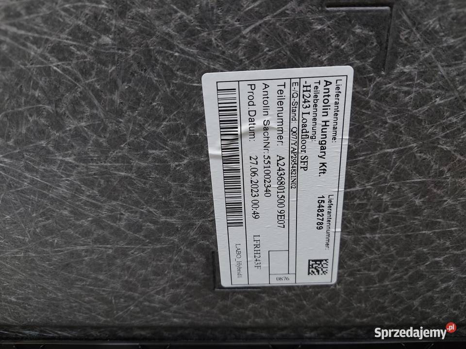 Mercedes EQA 250 W243 PODŁOGA WYKŁADZINA