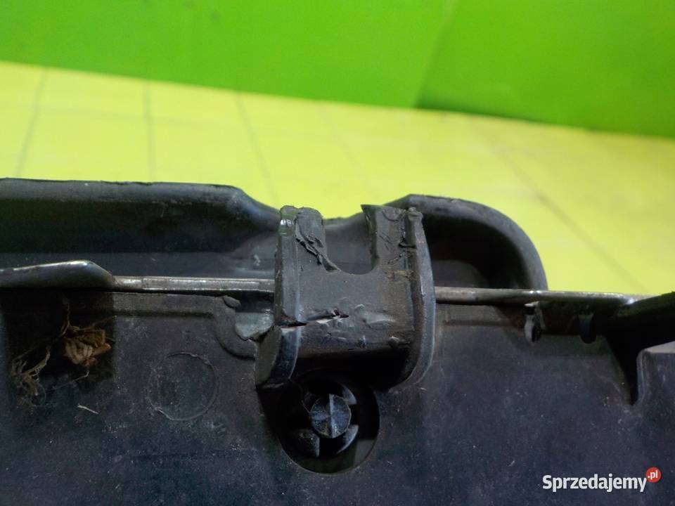 VW GOLF VI 20 TDI 09r KOMBI atrapa grill