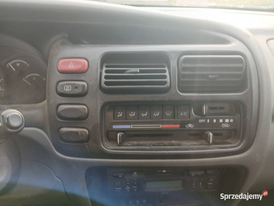 Suzuki Grand Vitara 25 V6 4X4 klima webasto hak 144KM zachodniopomorskie Gryfino