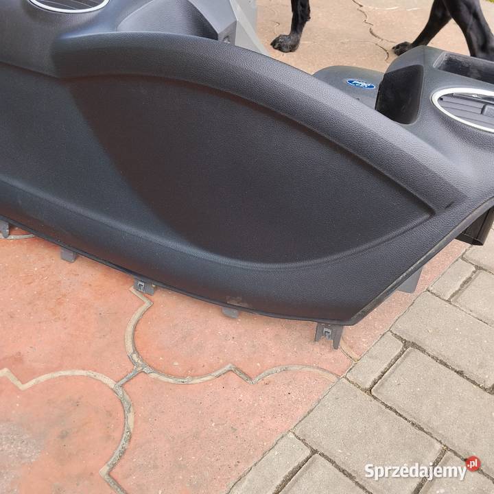 Deska rozdzielcza z poduszką pasażera i poduszka Zbąszyń