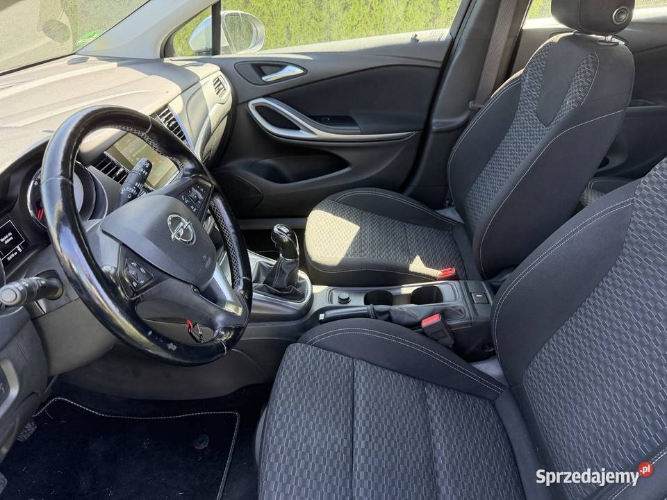 Opel Astra asystent pasa ruchu