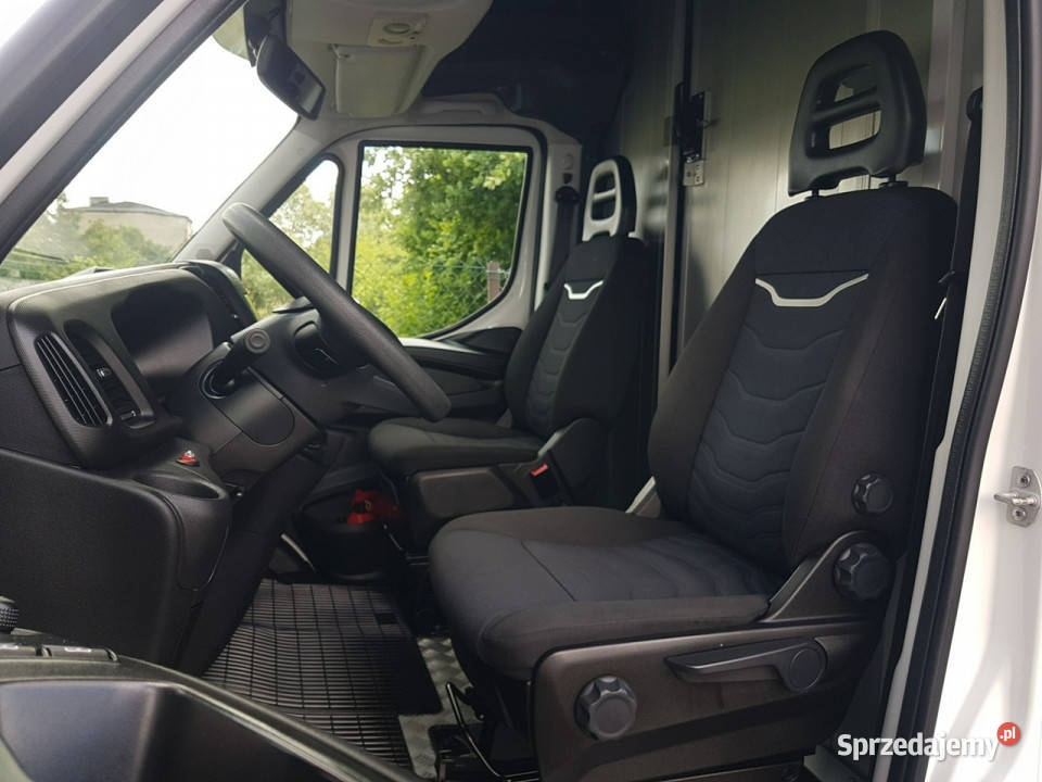 Iveco Daily KONTENER NISKOPODŁOGOWY 443x223x242 2287cm3 Poręba sprzedam
