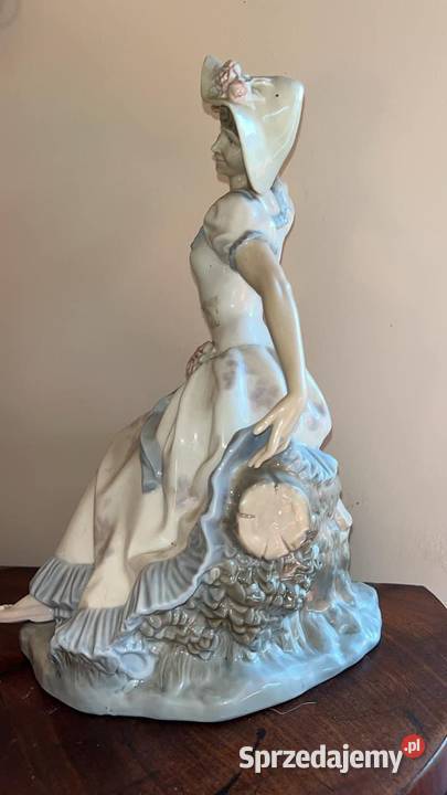Figurka Damy w kapeluszu Zepfir Lladro Made in