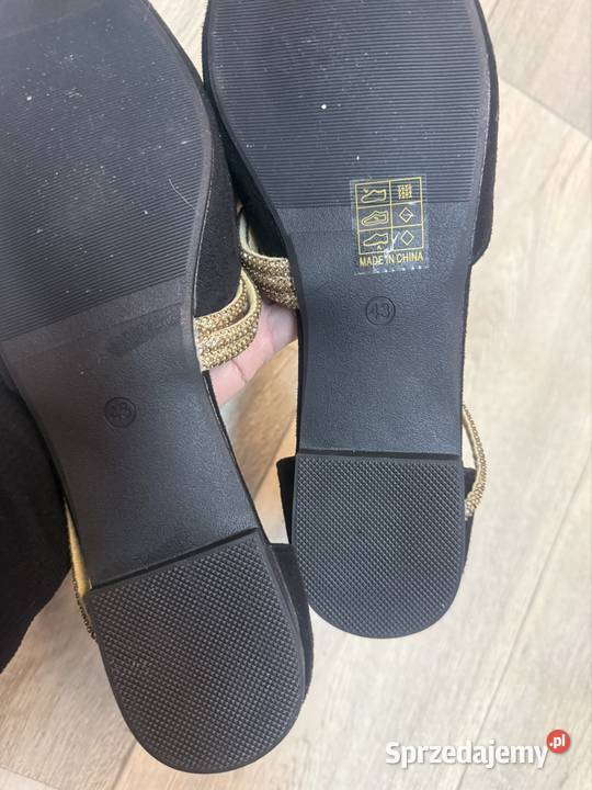 4243 Czarne bogato zdobione baleriny wieczorowe małopolskie Kraków