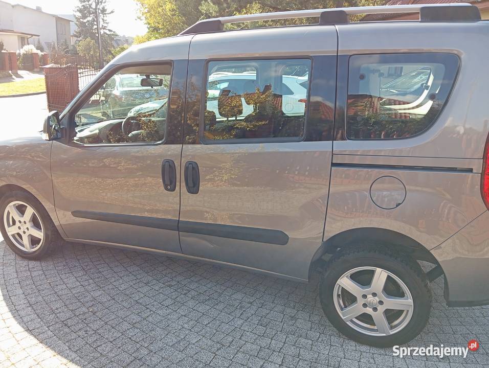 OPEL COMBO 16 CDTI 105 7 OSOBOWY Ostrołęka