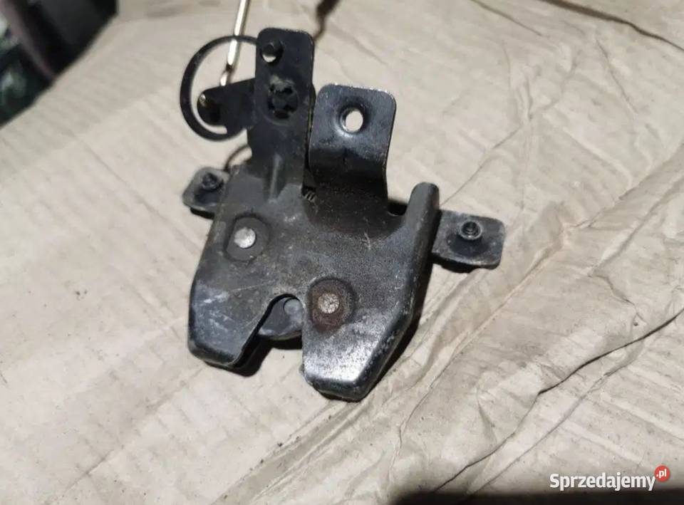 Zamek klapy bagażnika BMW E36 Compact Żory sprzedam