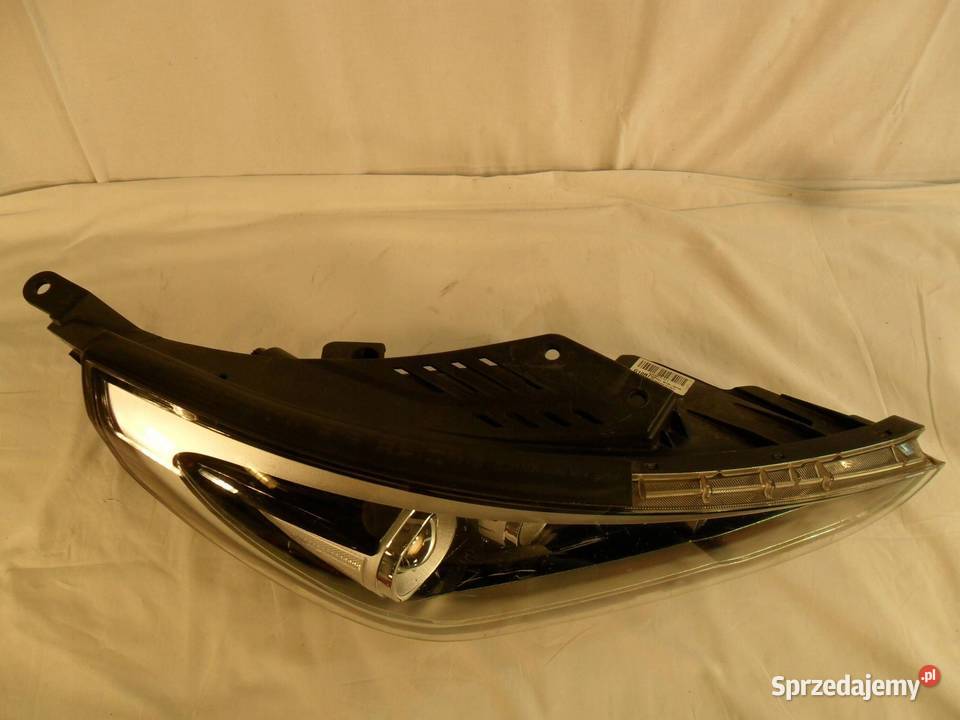 REFLEKTOR PRZÓD STRONA PRAWA HYUNDAI I30