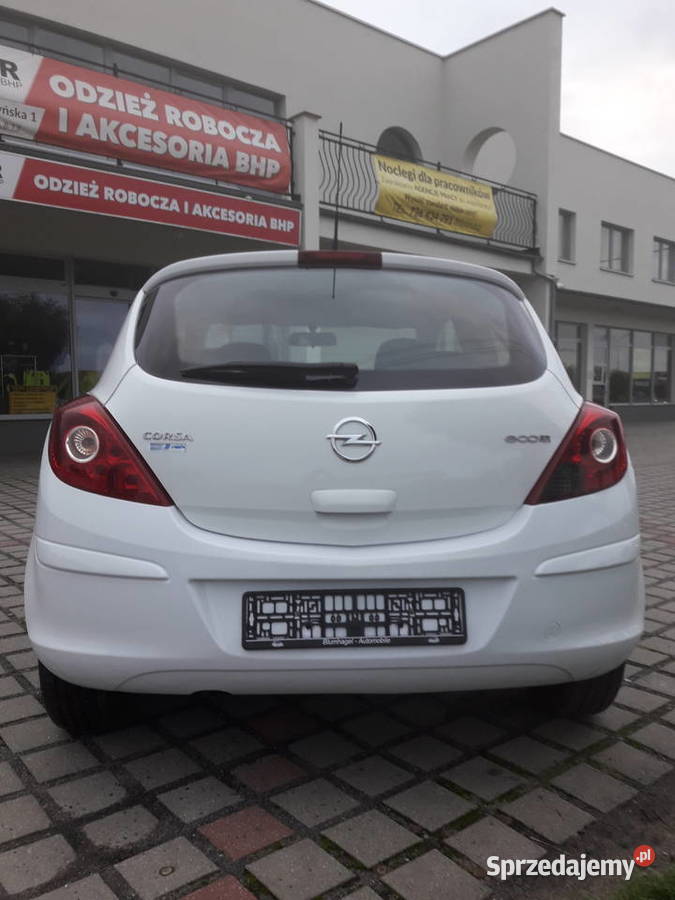 Sprzedam Opel Corsa 12 Benzyna Moc 51 kW70 światła do jazdy dziennej Corsa Gniezno