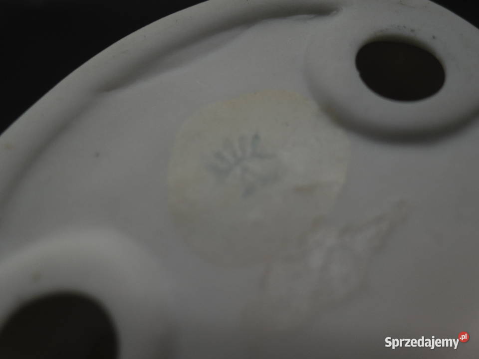 Figurka porcelanowa Dziewczyna z konewką Raszków