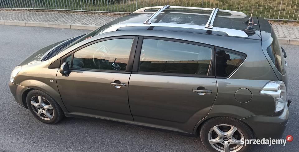 Toyota Corolla Verso II D4D2000 116 7 os 2005 r Bronowice