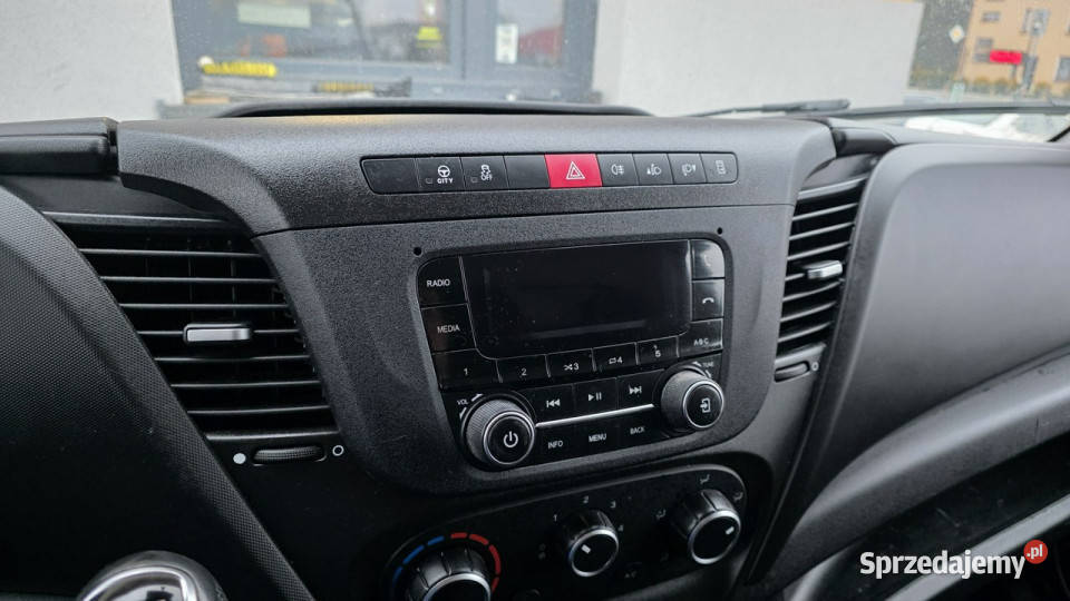Iveco Daily 35S14 klima 3 osobowy pojedyńcze centralny zamek