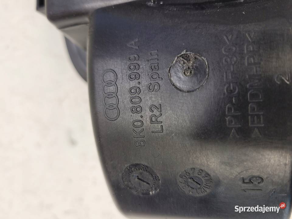 KLAPKA WLEWU PALIWA AUDI A4 B8 8K0809999A LX7W osobowe Przystajń