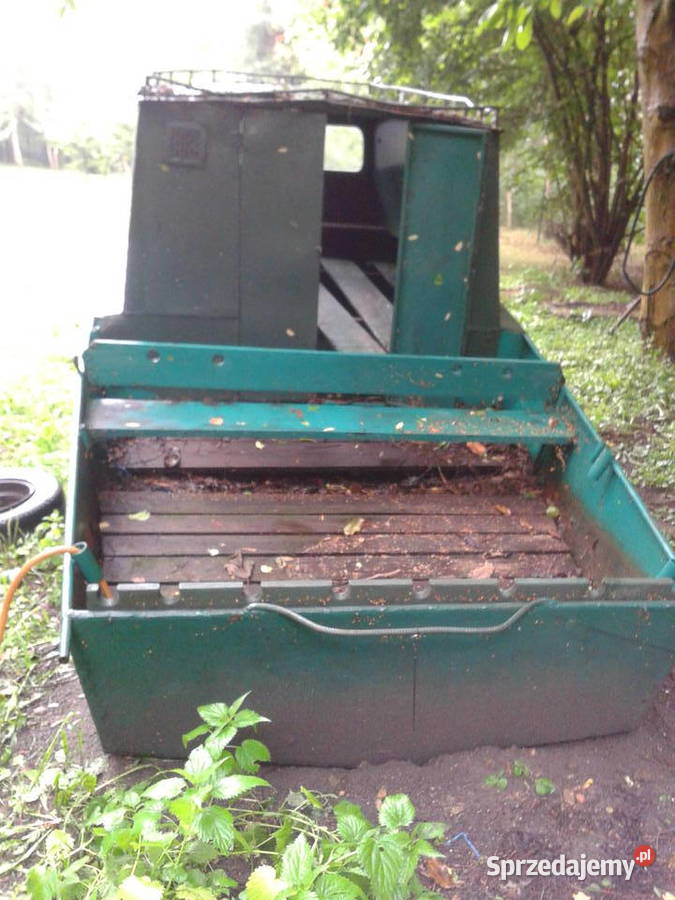 Łódż metalowa z kabiną i wózkiem