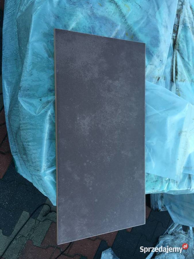 Glazura płytka ścienna cemento wenge 25x50 firma Pruszków