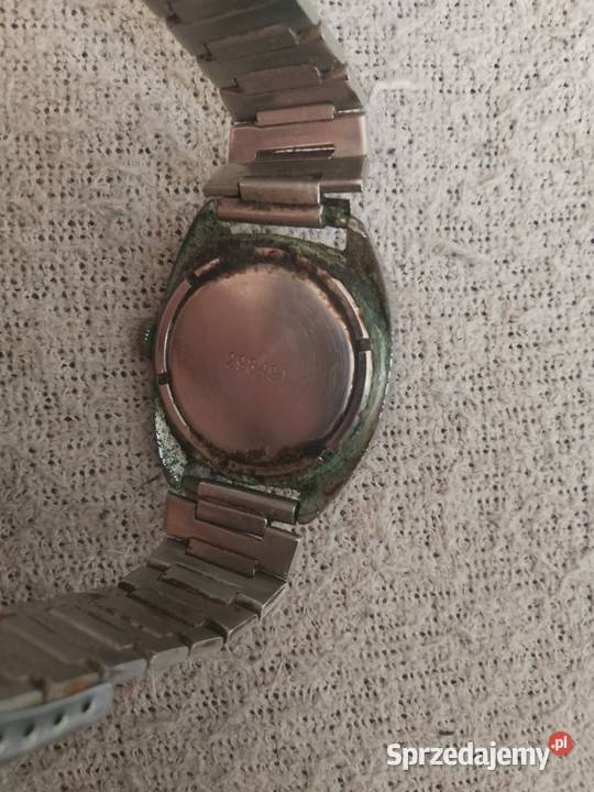 nakrecany zegarek raketa vintage z datownikiem Legnica