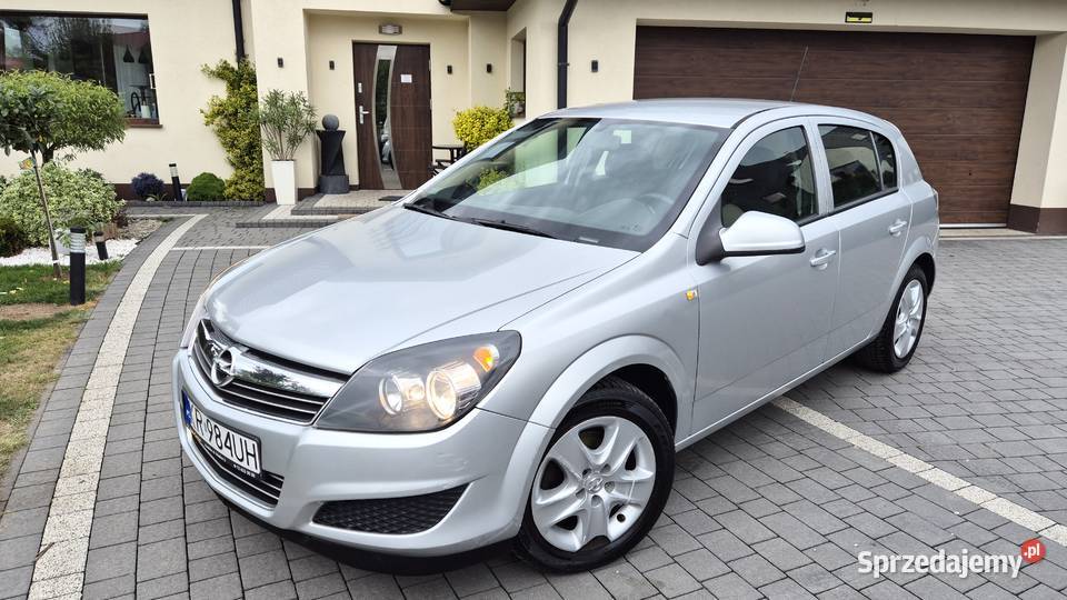 OPEL ASTRA H 2012 16 KRAJOWY 1 WŁ małopolskie Niepołomice