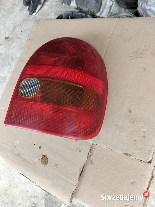 OPEL CORSA B LAMPA TYLNA TYŁ PRAWA