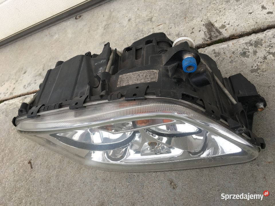 Reflektor Lampa Actros MP3 Prawa 9438201561 sprzedam