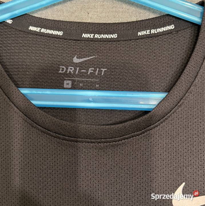 Czarna damska koszulka do biegania NIKE DriFit Żyrardów