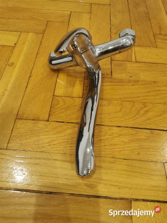 Bateria umywalkowa ścienna klasyczna Otwock