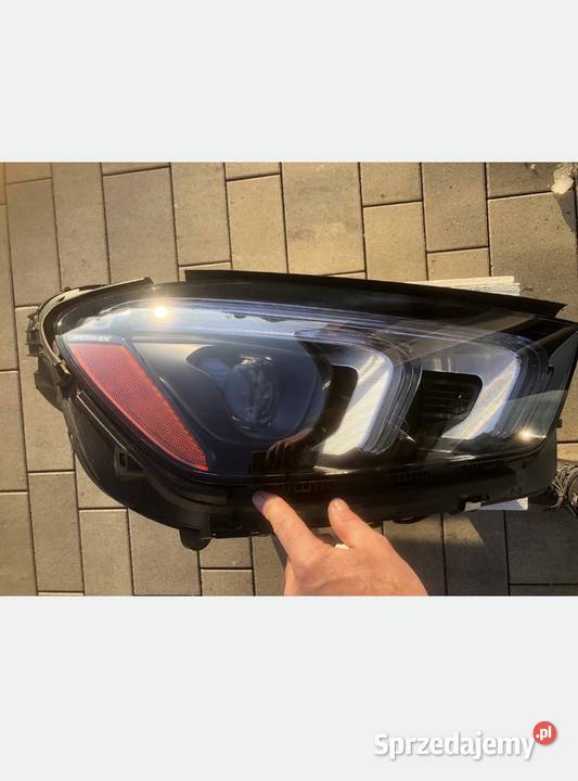 Lampa prawa z Mercedes Benz w167 suv Krzyżanowice