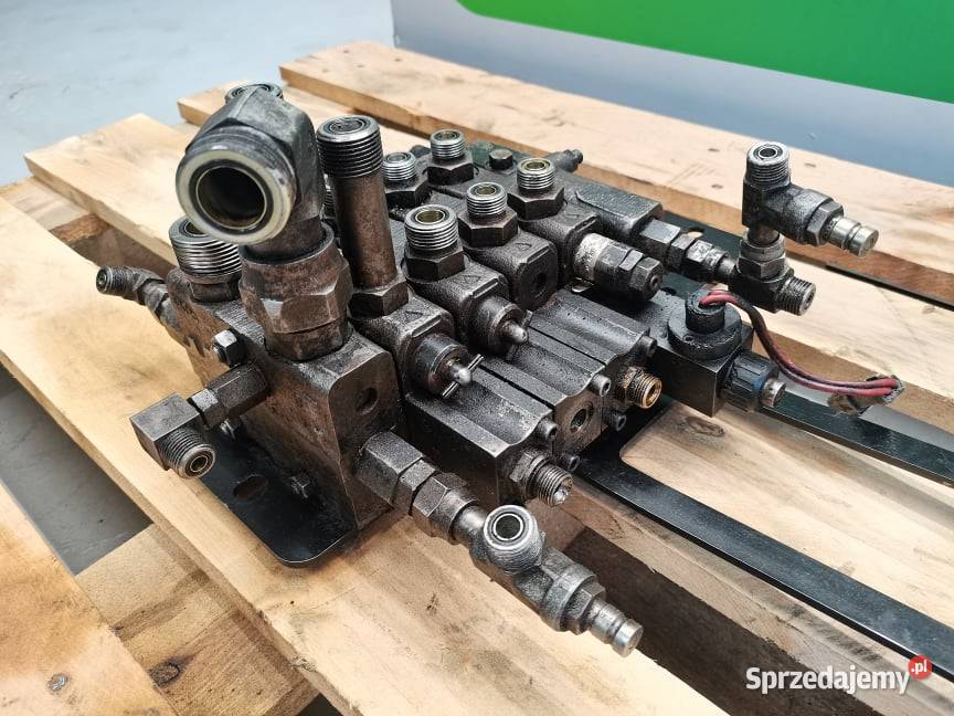 Rozdzielacz hydrauliczny HUSCO CAT TH 62 Wilkowo