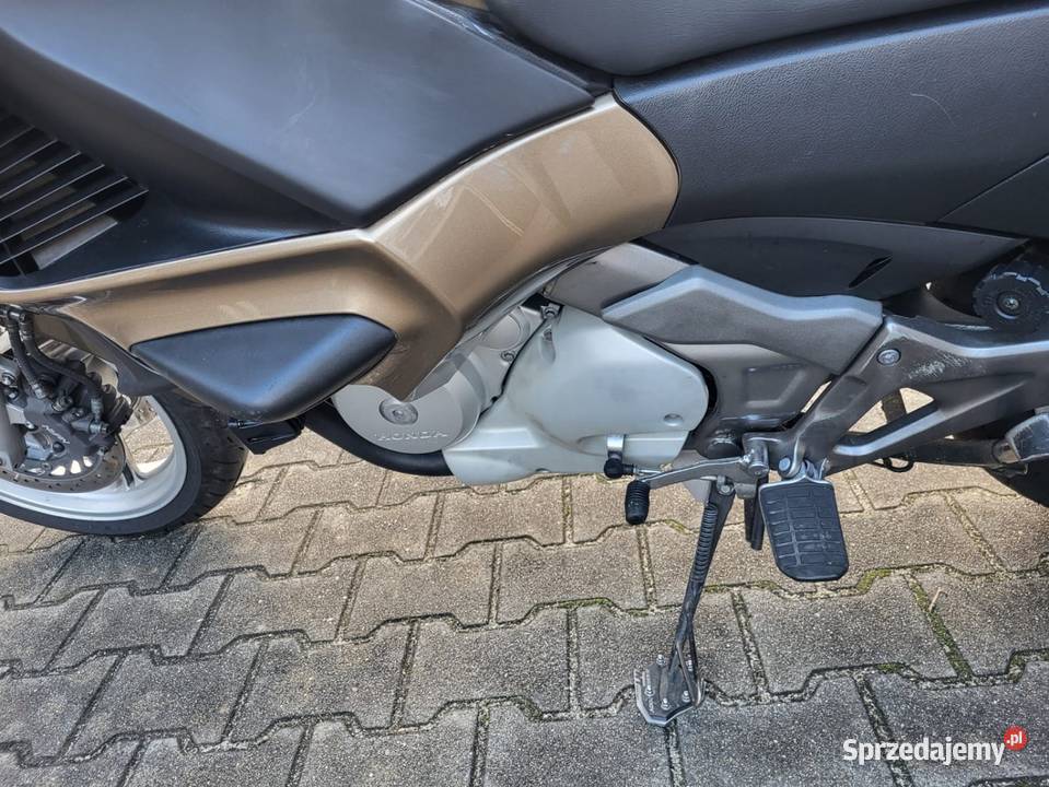 Sprzedam NTV 700 z ABS bez wkladu motocyklisty 65KM łódzkie Wieluń