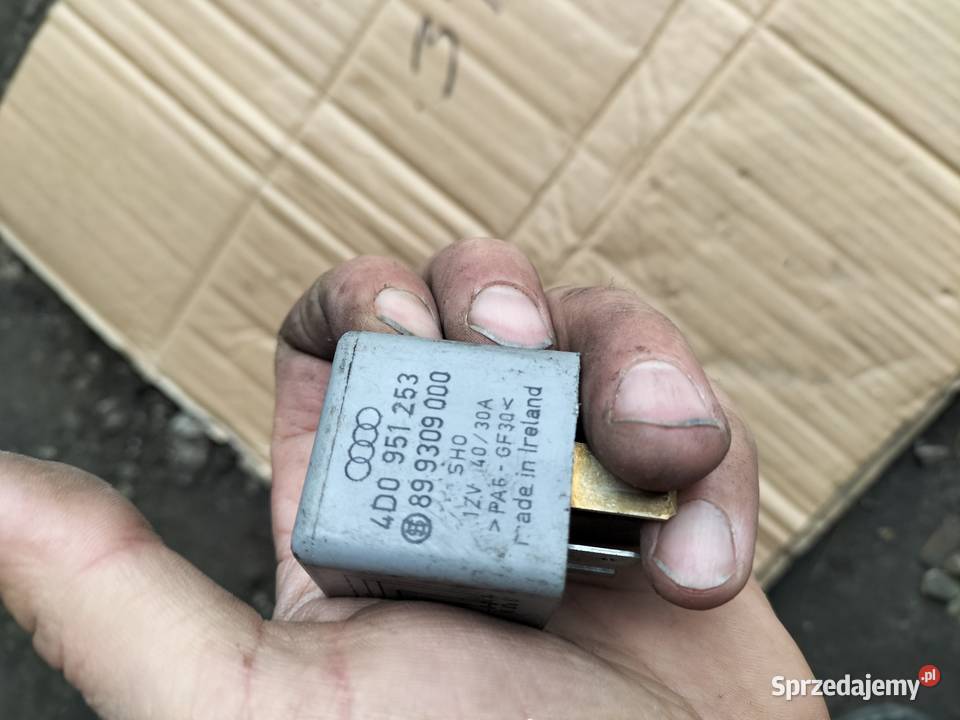 Przekaźnik 372 4D0951253