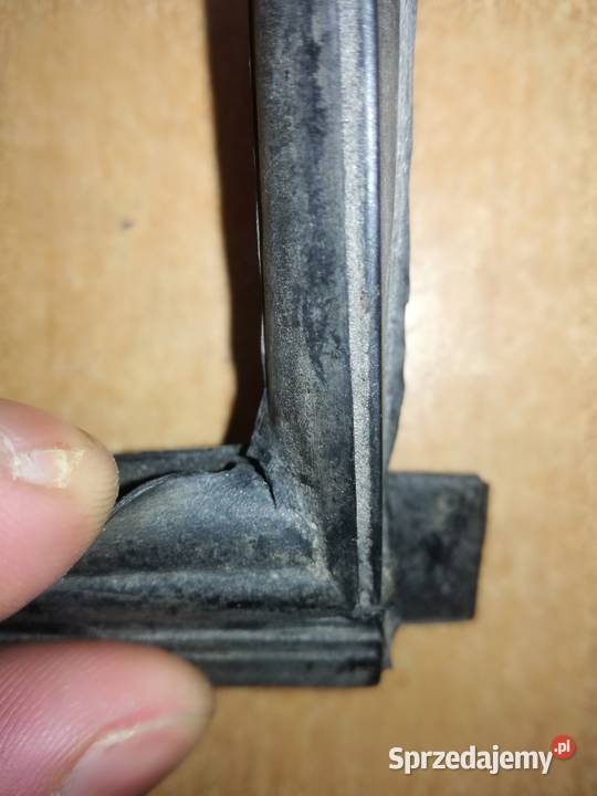 USZCZELKA SZYBY MAŁEJ MERCEDES W111 COUPE Karoseria Cieszyn