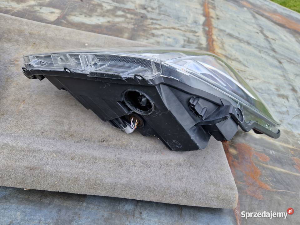 Toyota Yaris III lift soczewka LED ORG KPL EU Mielec