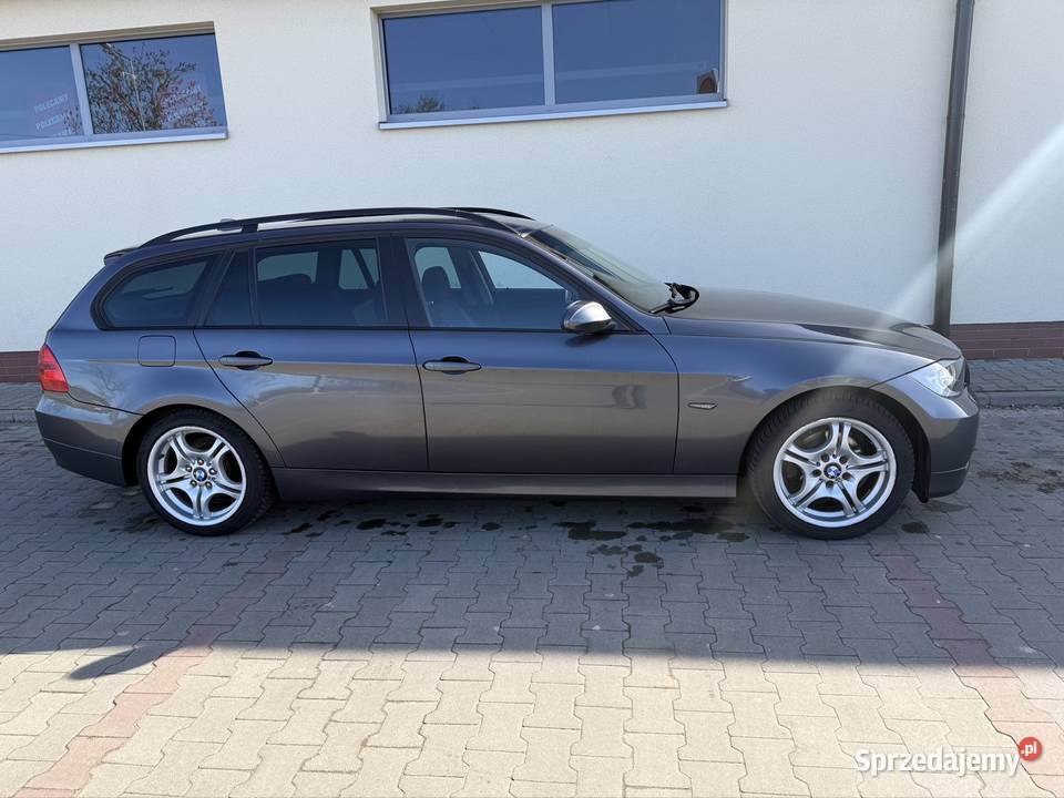 BMW E91 320d 163 Automat 2005r hak