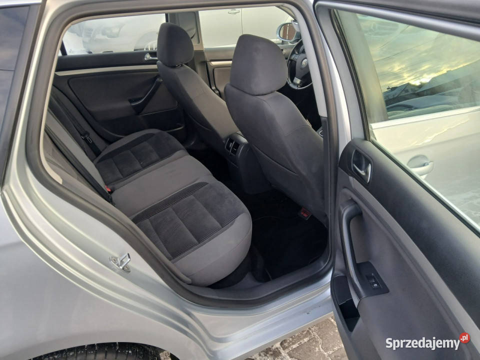 Volkswagen Golf 20 TDI 140 comonreil panorama nawigacja