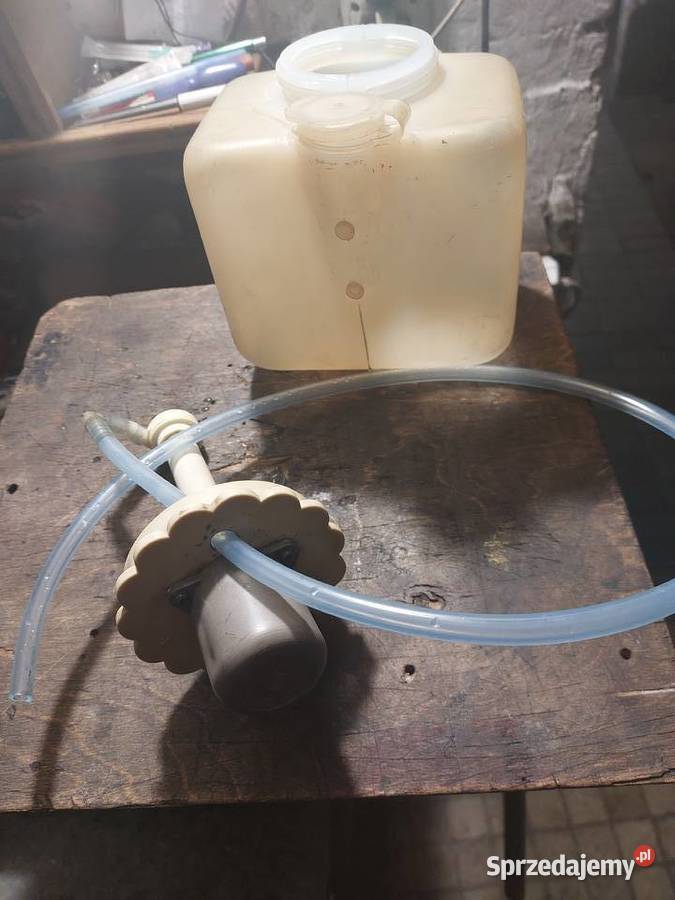 Pompka zbiornik spryskiwaczy Trabant 601 Piaski
