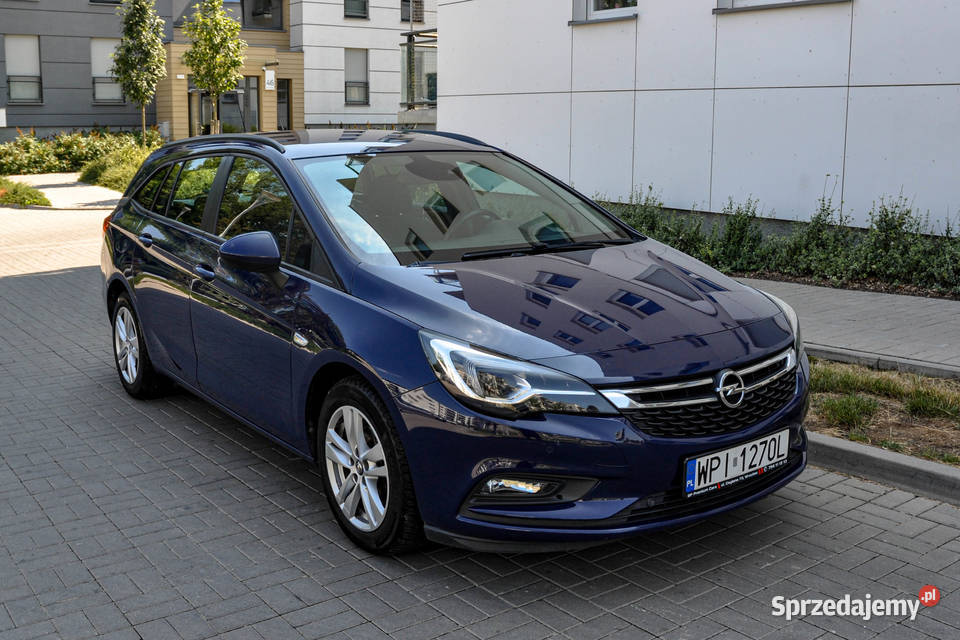 Opel Astra 16CDTI Bezwypadkowa 2017 r Wrocław sprzedam