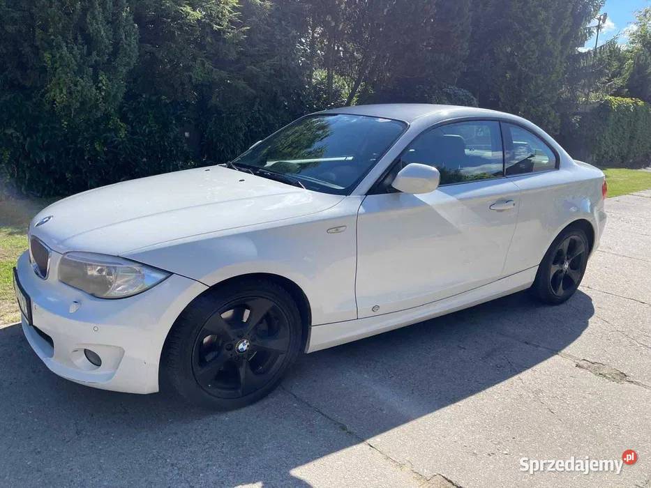 Syndyk sprzeda samochód osobowy BMW 120 nieuszkodzony Poznań sprzedam