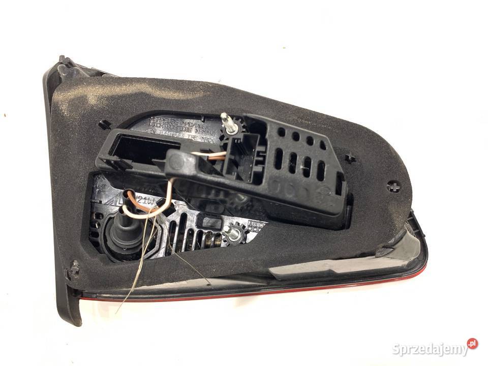 LAMPA TYŁ PRAWA WEWNĘTRZNA VW GOLF VII