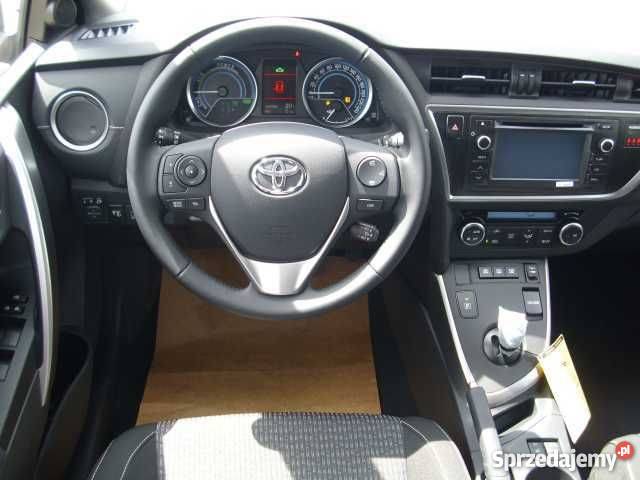Toyota Auris czerwony Gdynia sprzedam