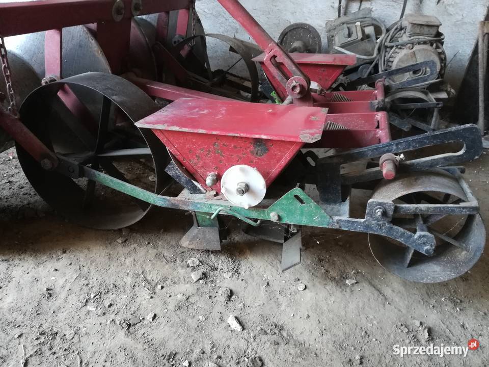 Redliniarka formownica z siewnikami nieuszkodzony Kazimierza Wielka