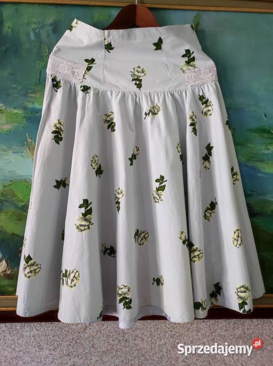 rozkloszowana z koła letnia spódnica falbany Kielce
