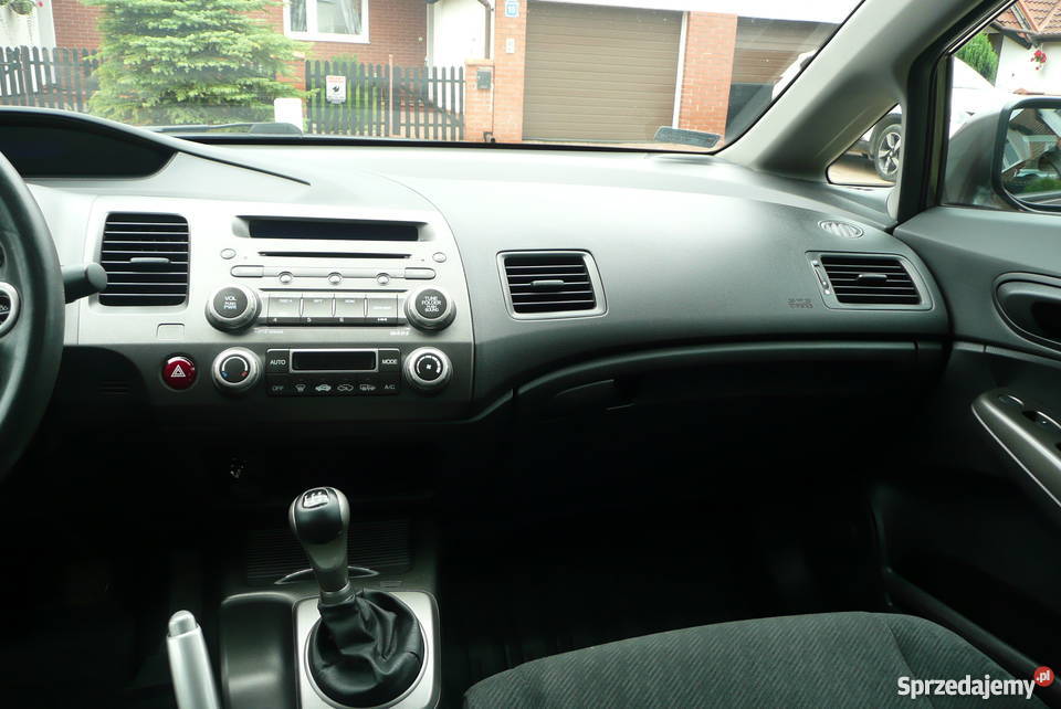 HONDA CIVIC VIII 2011 r 18 140 SEDAN Olsztyn