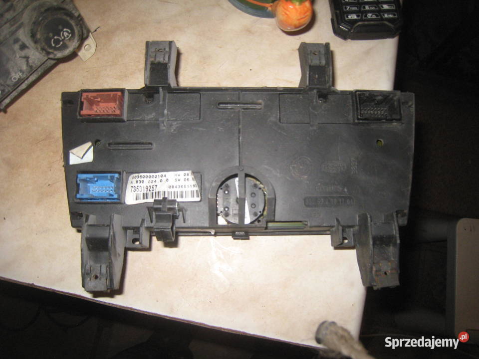 Panel sterowania nawiewów klimatyzacji Rok produkcji 2004 Kraków