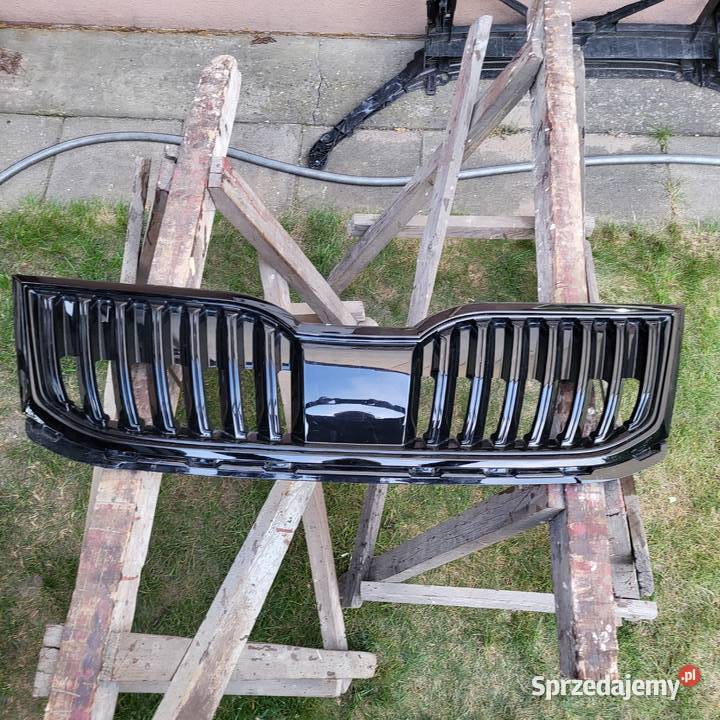 Gril atrpa chłodnicy Skoda Octavia III FL osobowe Pomiechówek