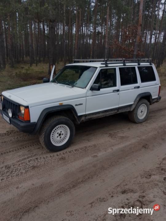 Jeep Cherokee XJ 25 bezyna Rok produkcji 1990 Ślesin