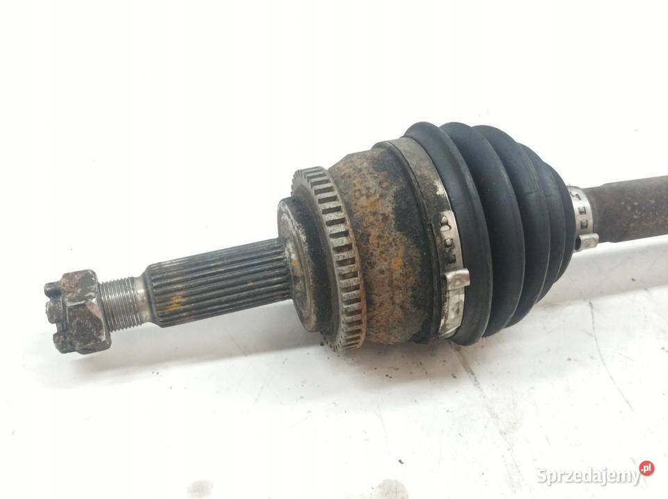 PÓŁOŚ PRAWY PRZÓD 16 CRDI Hyundai i30 I 20072012