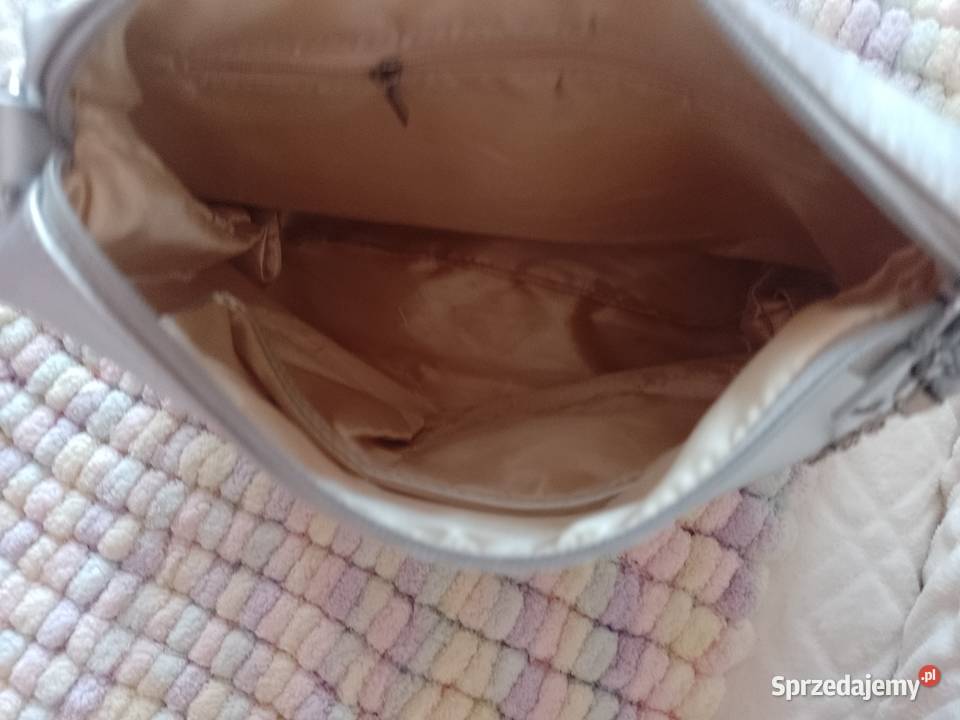 Ekskluzywna Srebrna torebka listonoszka z