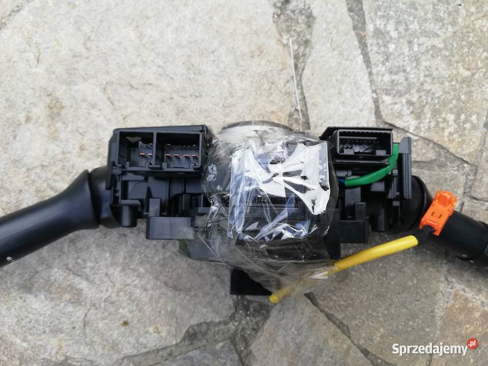 TOYOTA YARIS III przełącznik migaczywycieraczek Rok produkcji 2014 Strzelin sprzedam