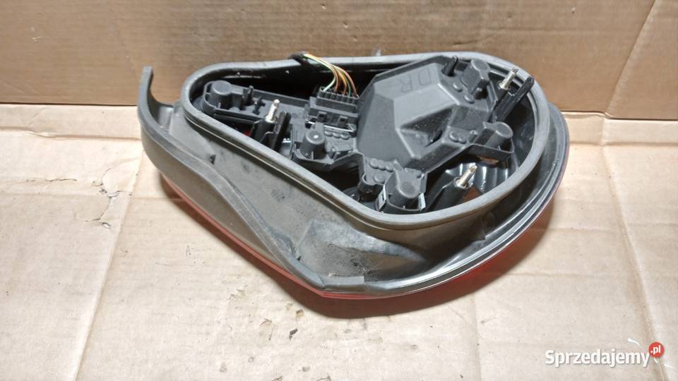 JAGUAR XTYPE SEDAN LAMPA TYŁ PRAWY Zbierkowo