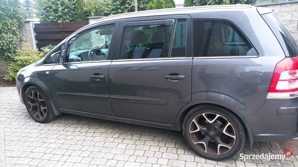 Opel Zafira B 18 bezwypadkowy Zafira mazowieckie Łomianki